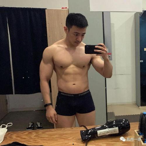 肌肉照片男不露脸,神秘男子的健硕身材令人惊叹
